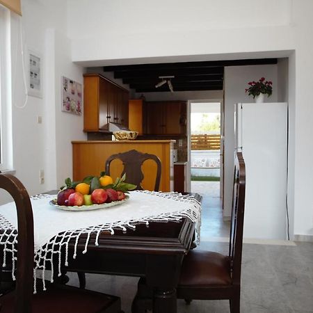 Stavrós Evas House 7 Mins Walk To Beachヴィラ エクステリア 写真